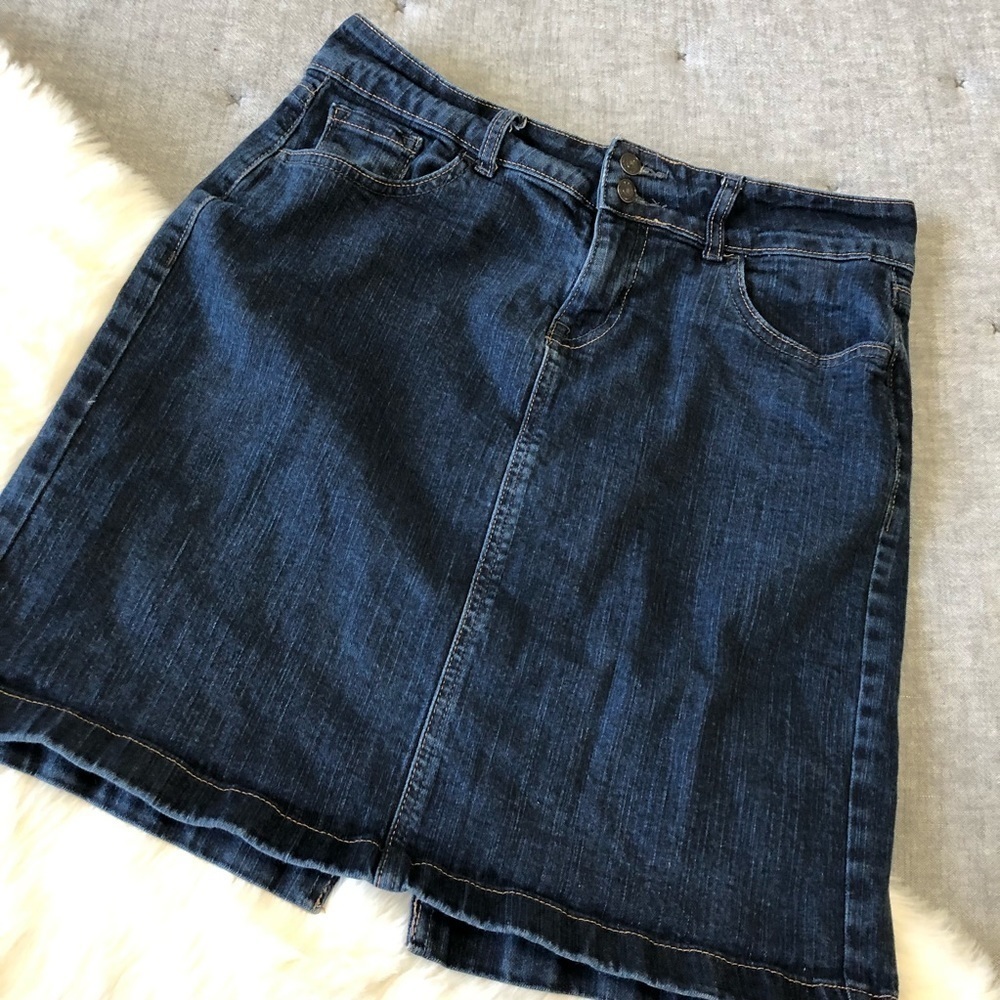 Old navy denim pencil skirt back slit sz.8